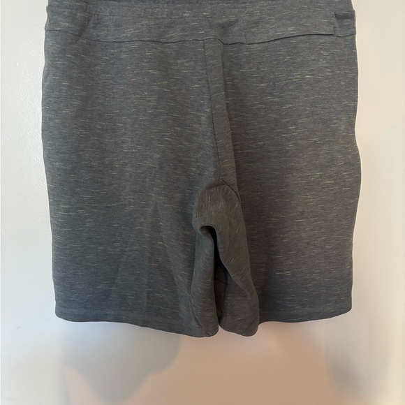 Used Nike Tech Fleece Shorts Dark Gray Size XXL - Picture 2 of 2